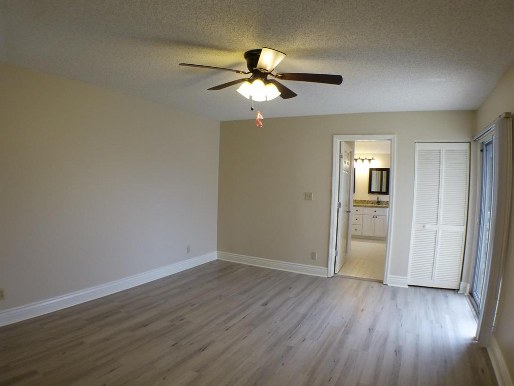 5040 Pointe Emerald Lane