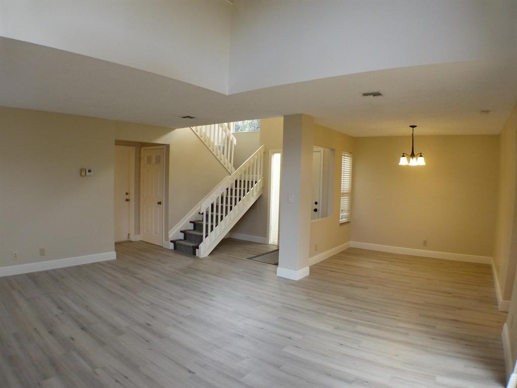 5040 Pointe Emerald Lane