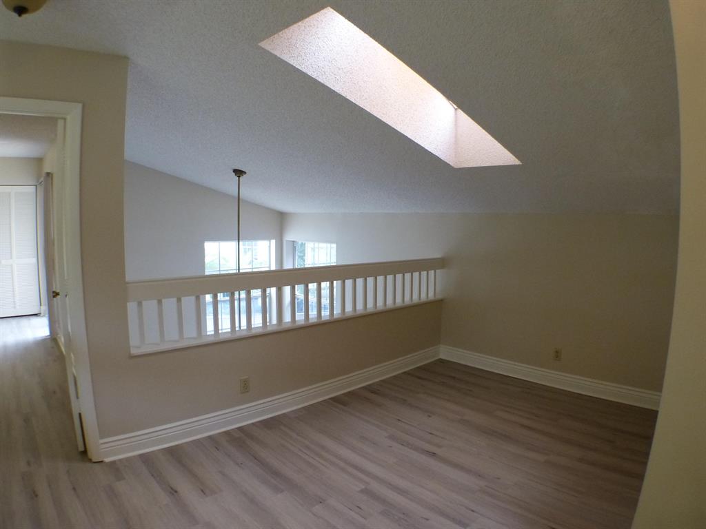 5040 Pointe Emerald Lane