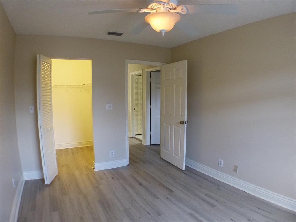 5040 Pointe Emerald Lane