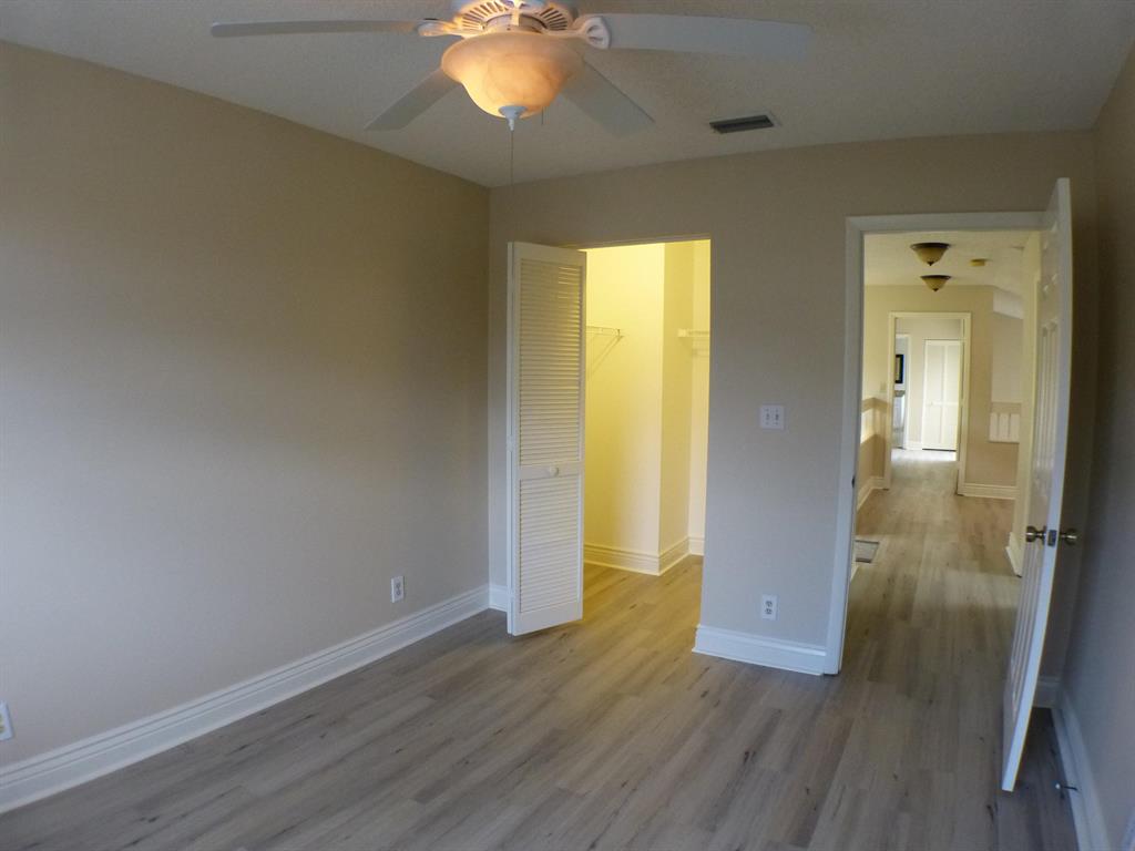 5040 Pointe Emerald Lane