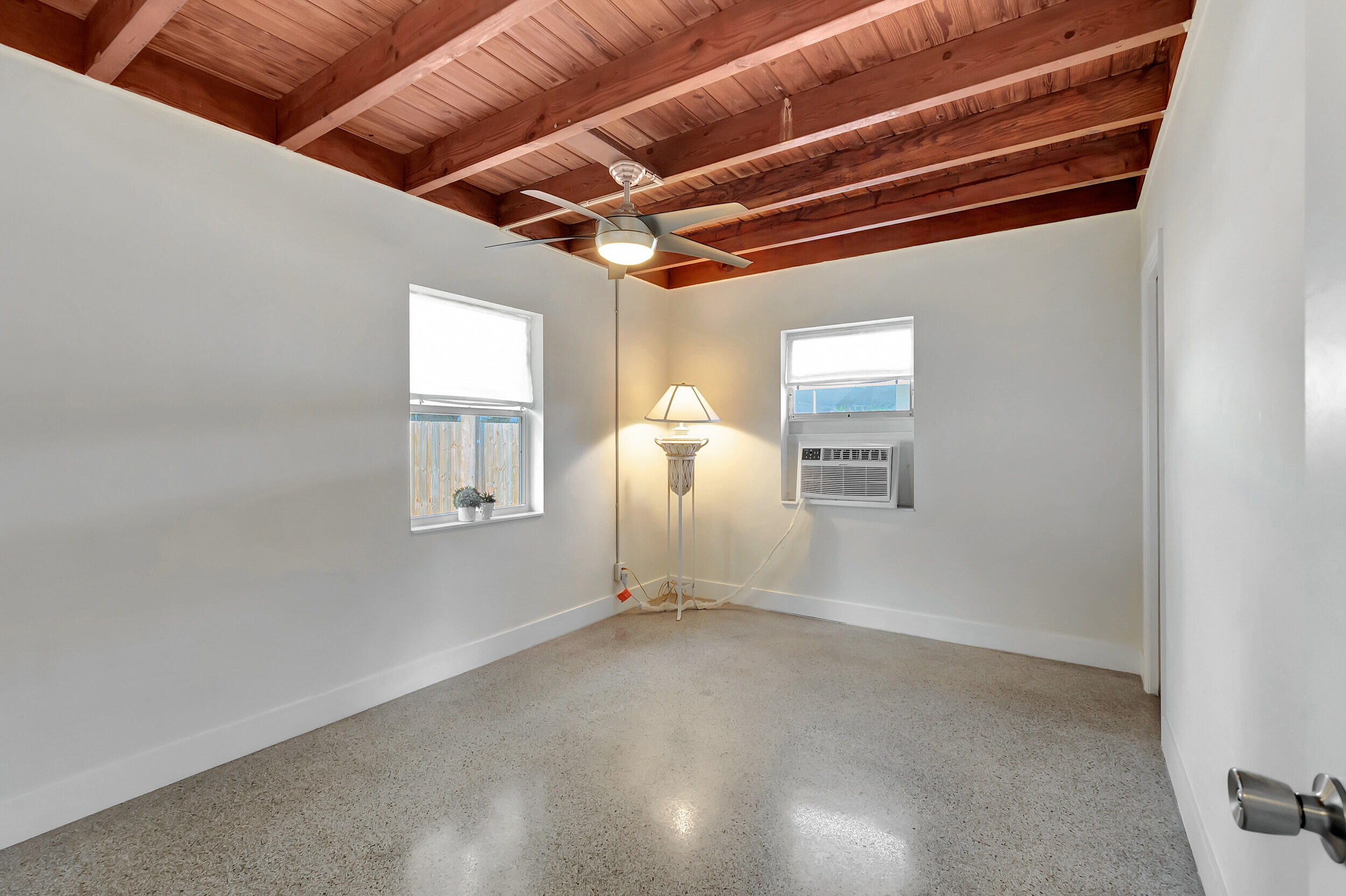 209 SE 3rd Street