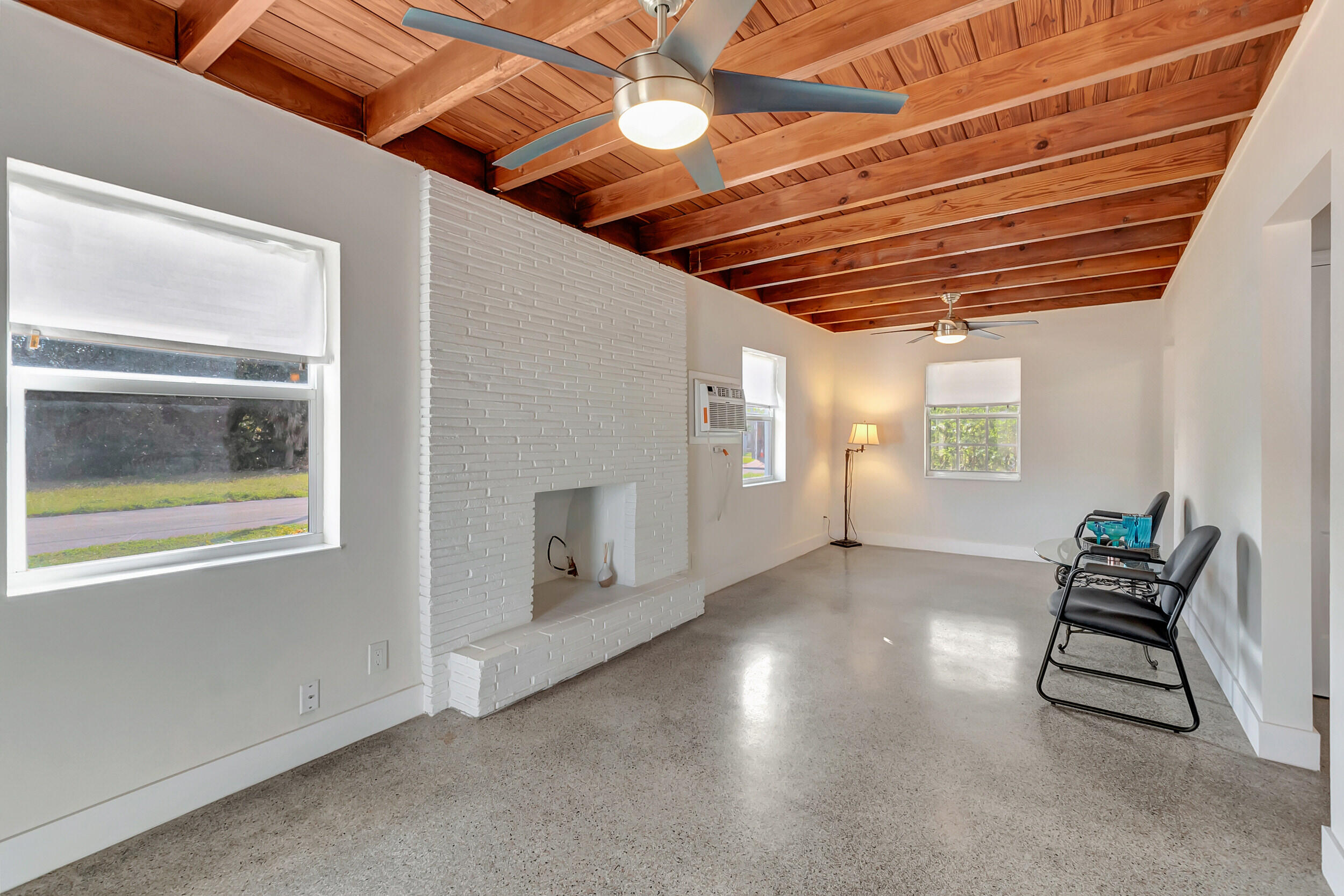 209 SE 3rd Street