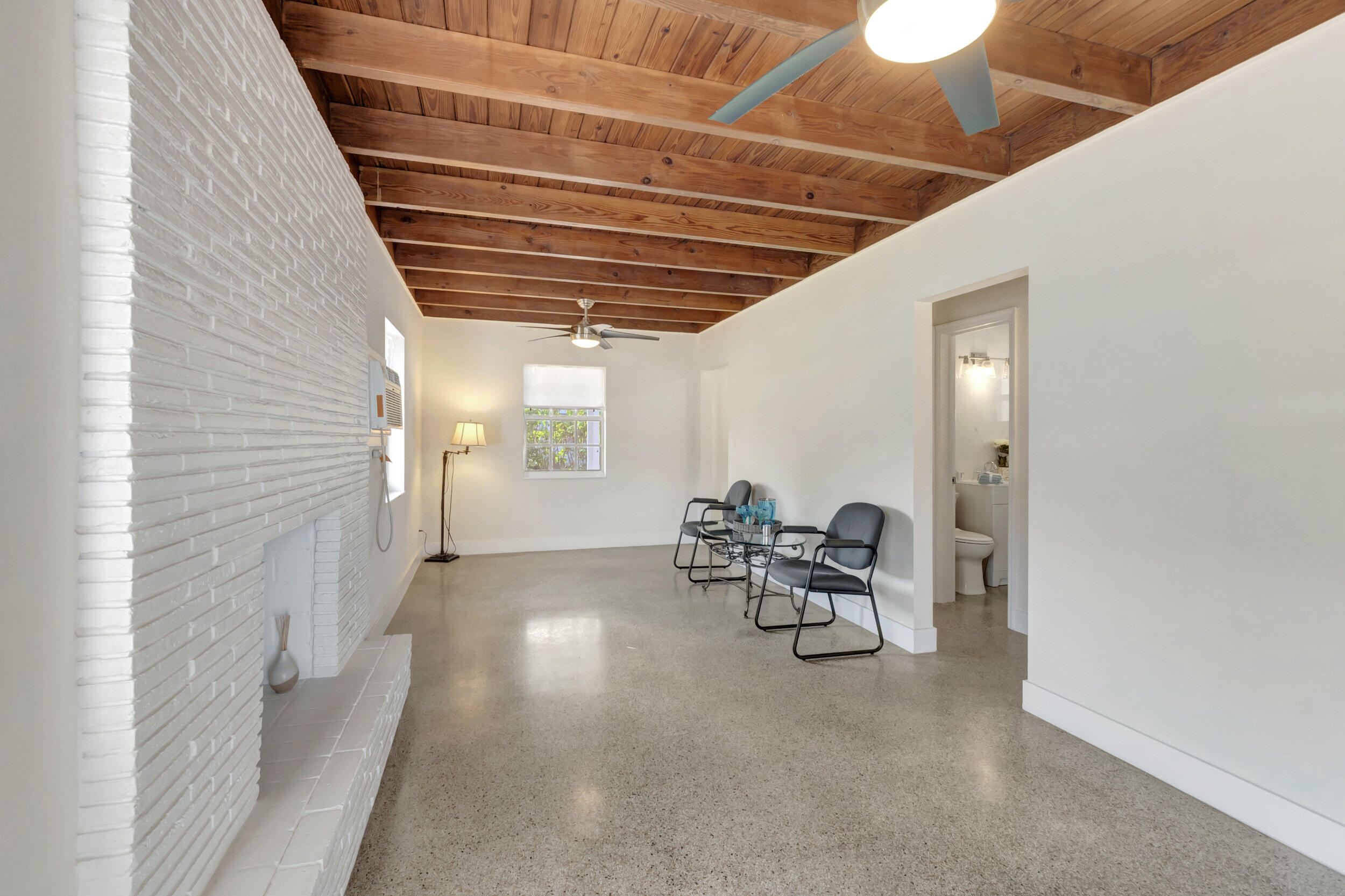 209 SE 3rd Street