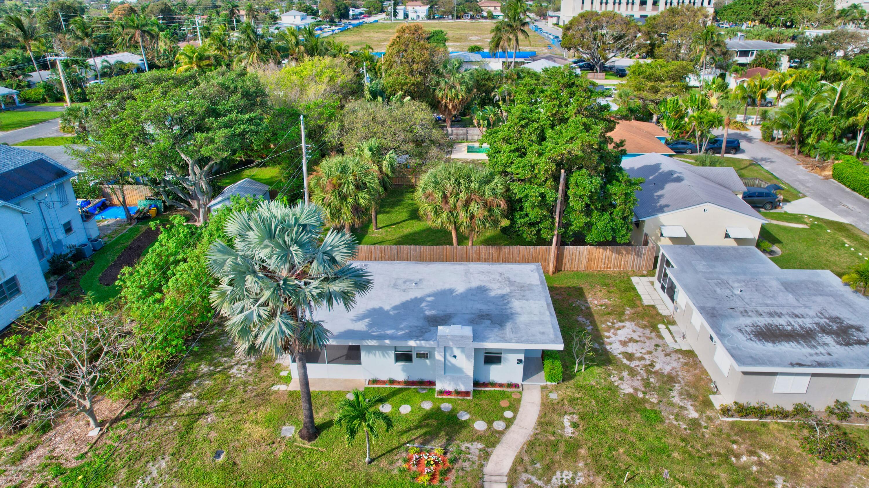 209 SE 3rd Street