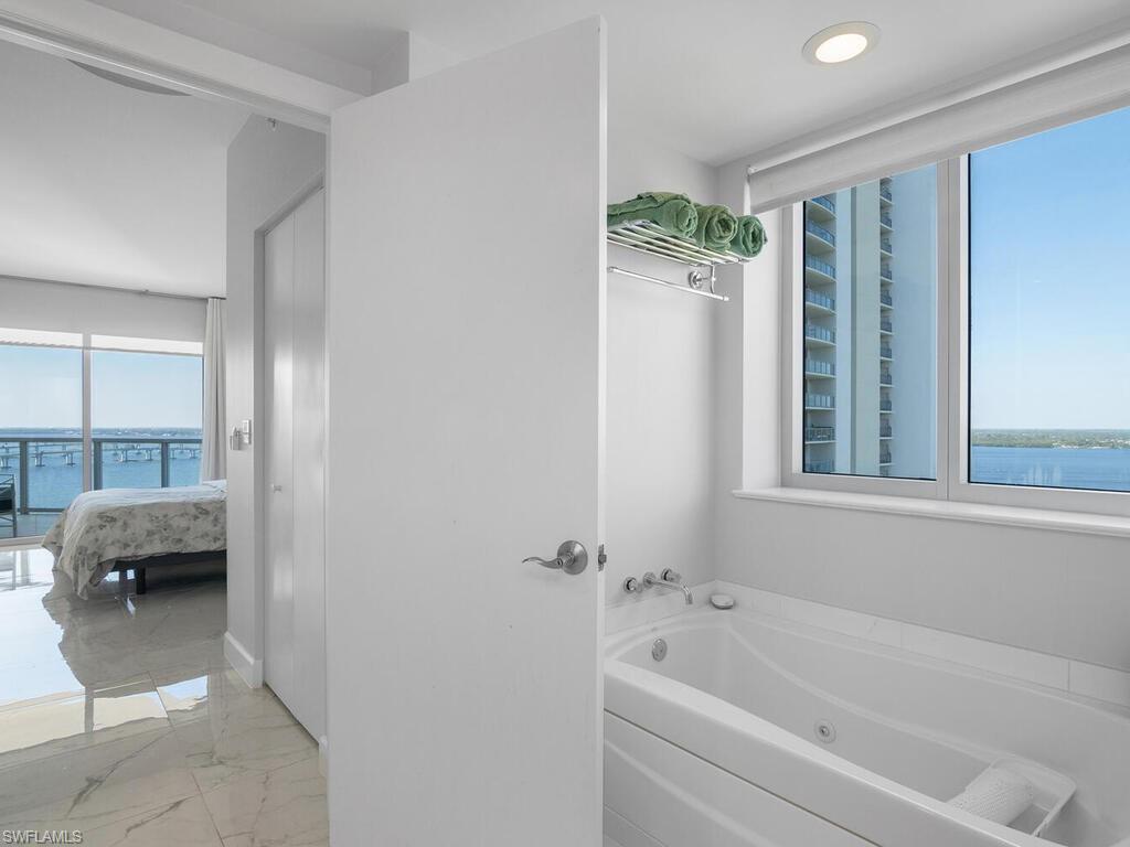 3000 Oasis Grand BLVD # 2107