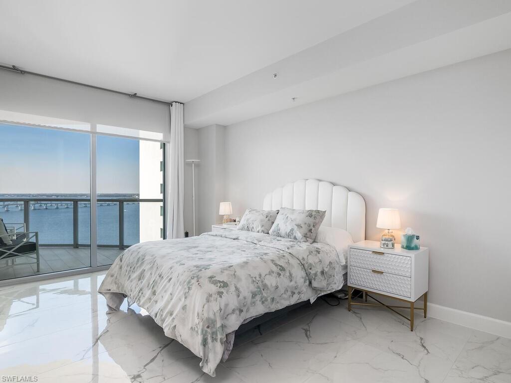 3000 Oasis Grand BLVD # 2107