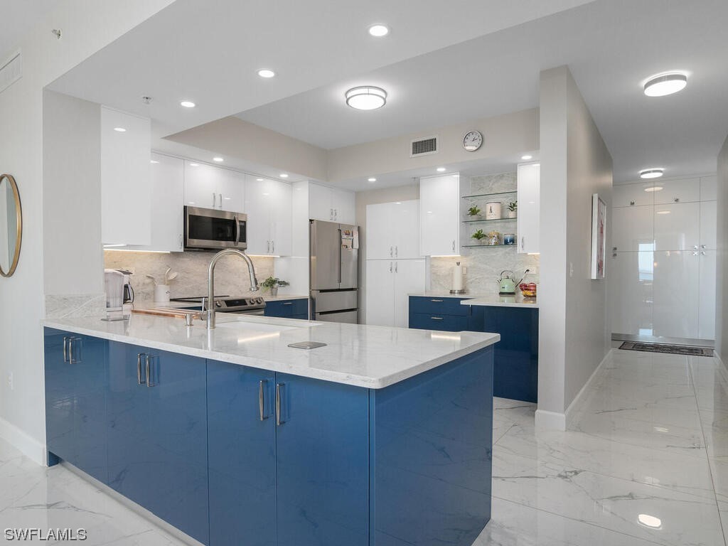 3000 Oasis Grand BLVD 2107