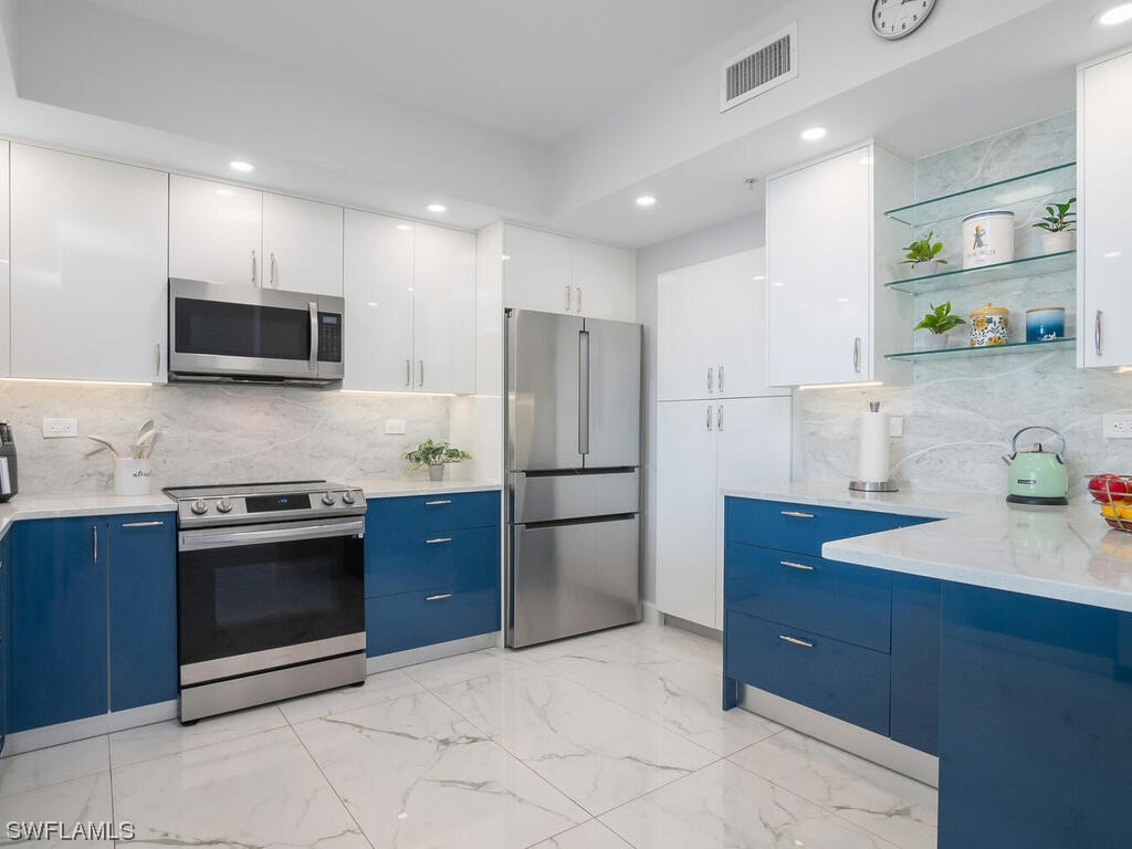 3000 Oasis Grand BLVD 2107