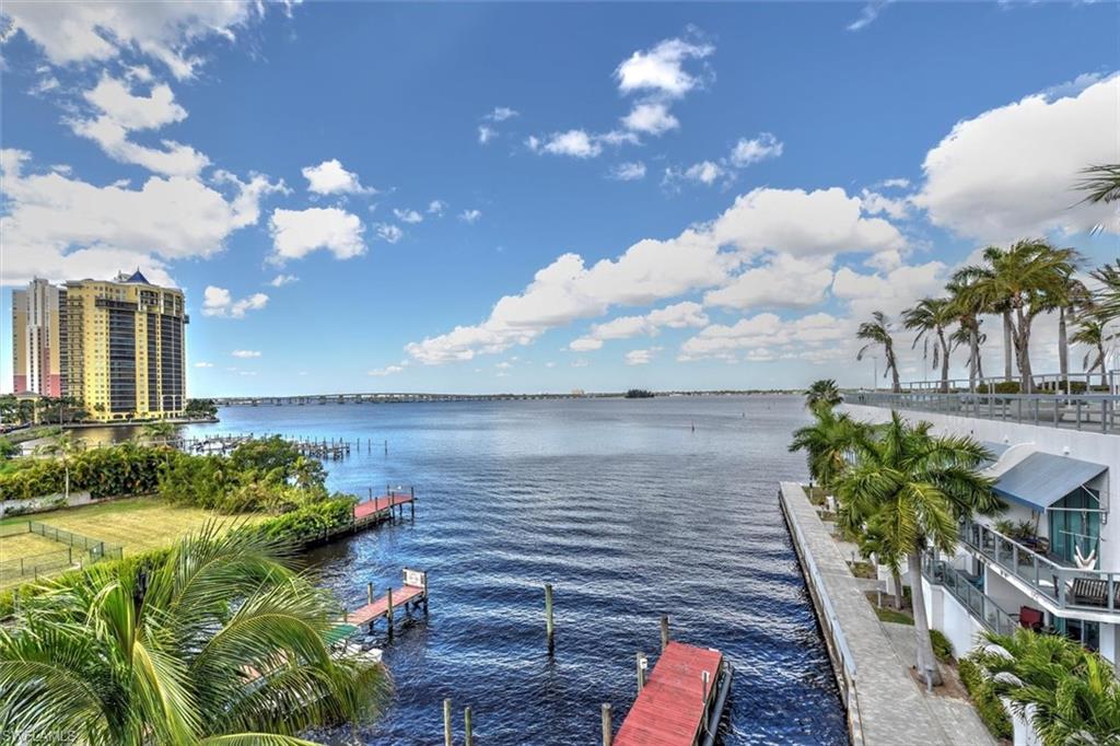 3000 Oasis Grand BLVD # 407