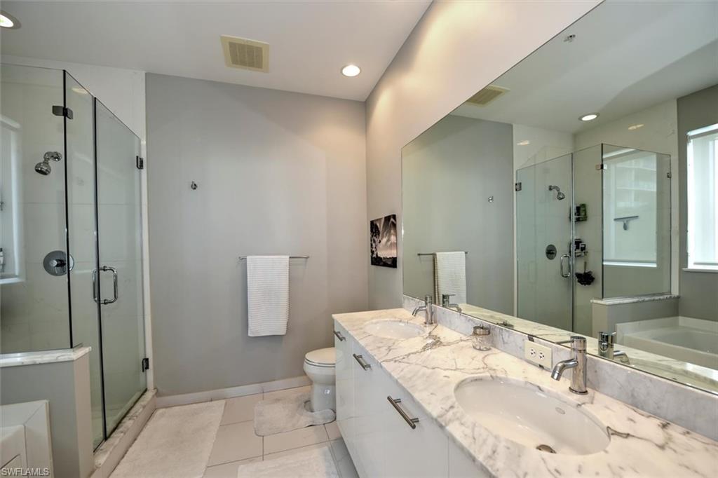 3000 Oasis Grand BLVD # 407