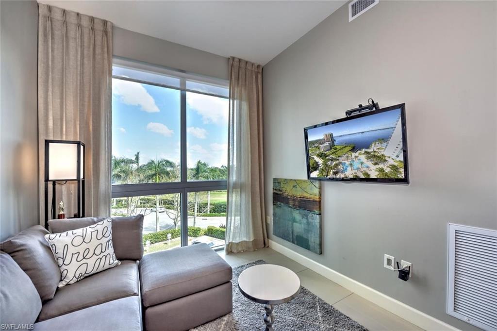 3000 Oasis Grand BLVD # 407