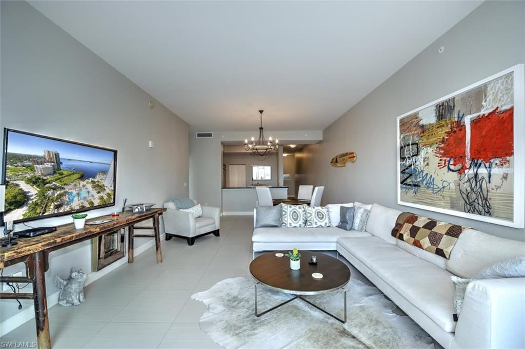 3000 Oasis Grand BLVD # 407