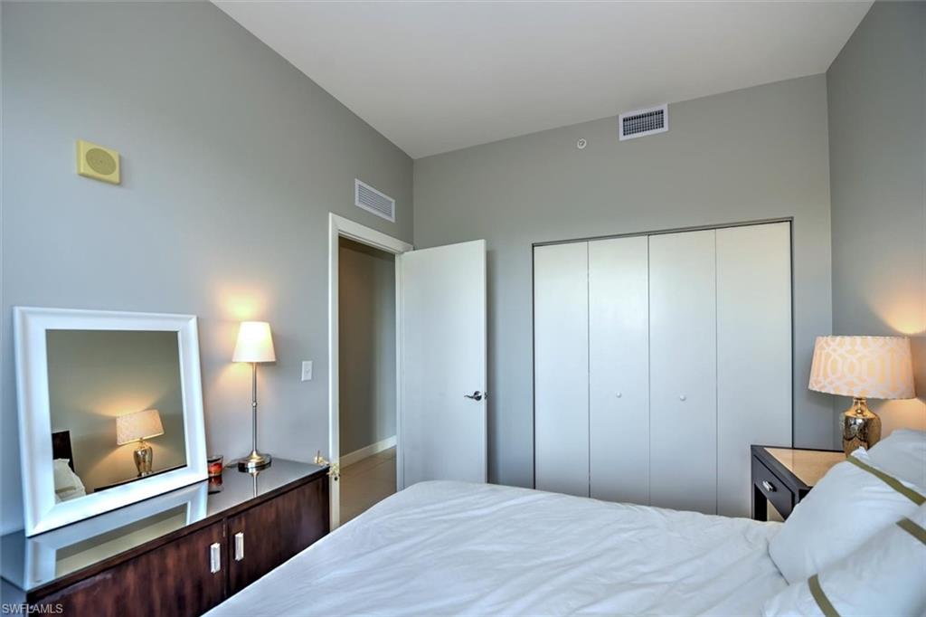 3000 Oasis Grand BLVD # 407