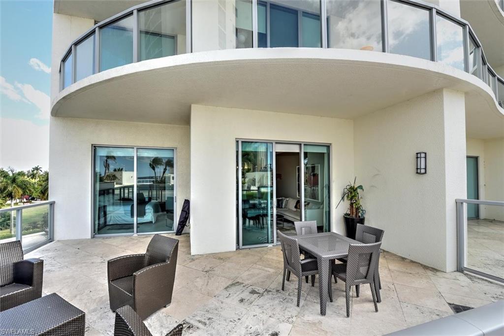 3000 Oasis Grand BLVD # 407