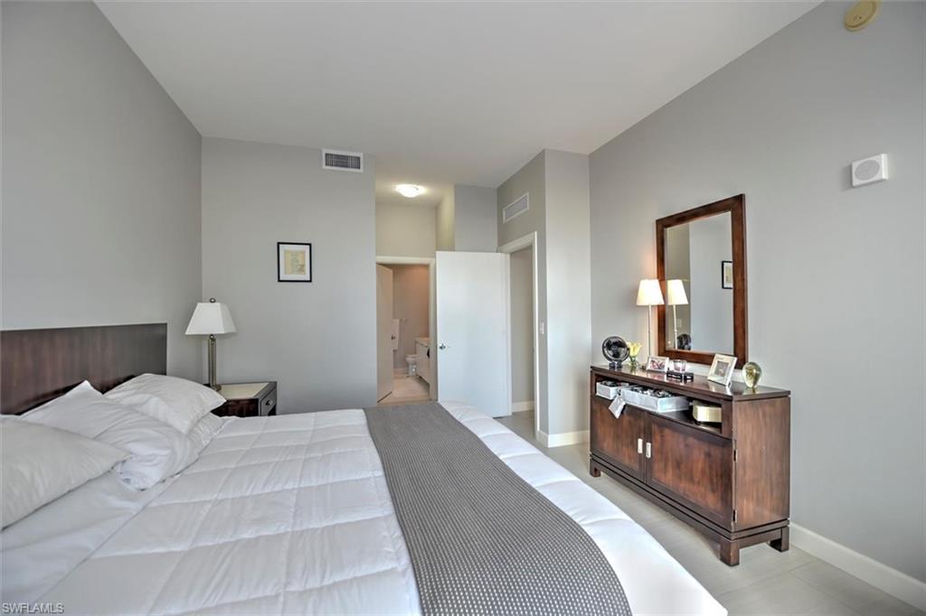 3000 Oasis Grand BLVD # 407