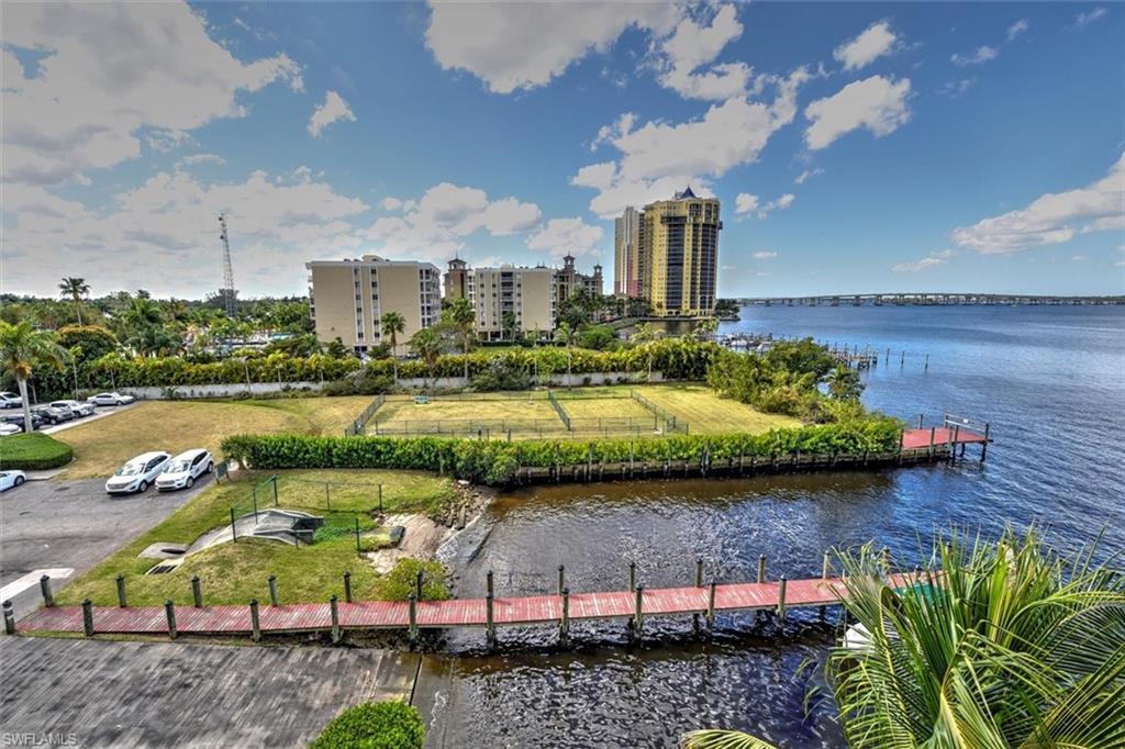 3000 Oasis Grand BLVD # 407