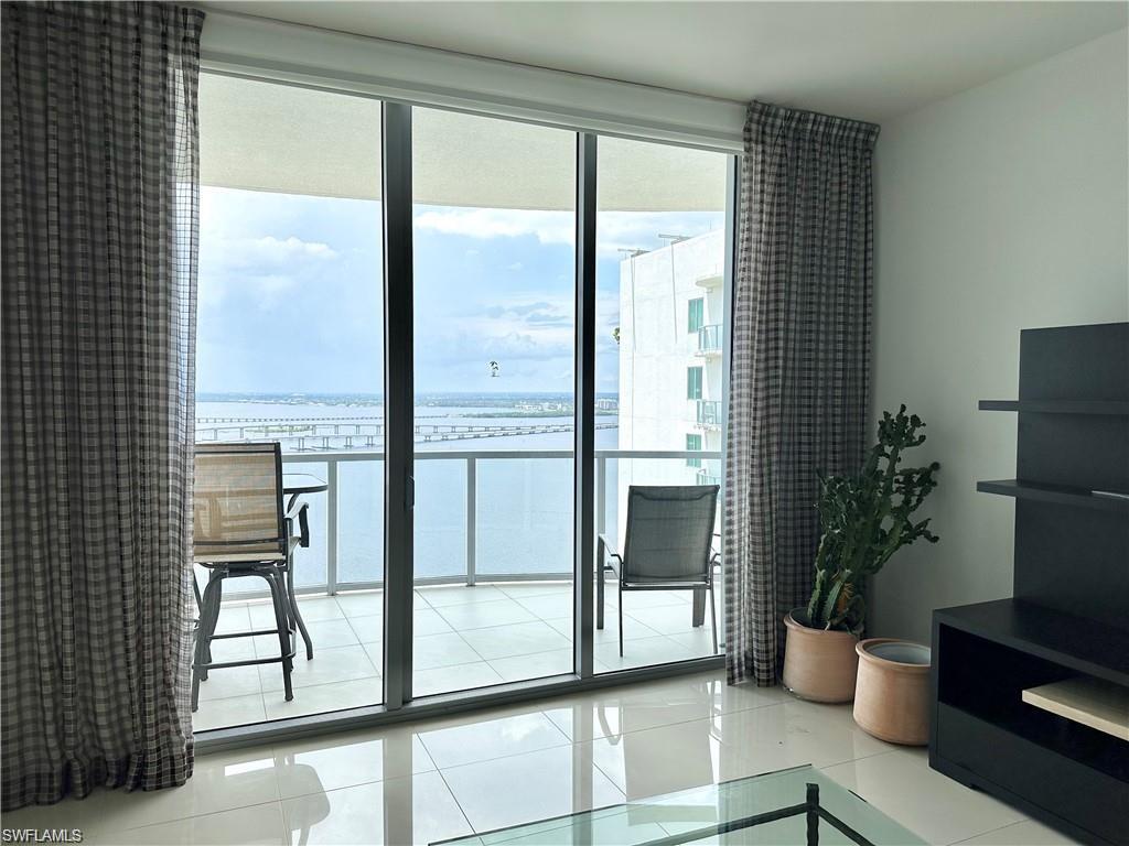 3000 Oasis Grand BLVD Unit: MPH7