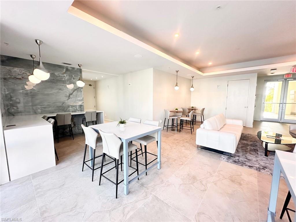 3000 Oasis Grand BLVD Unit: MPH7