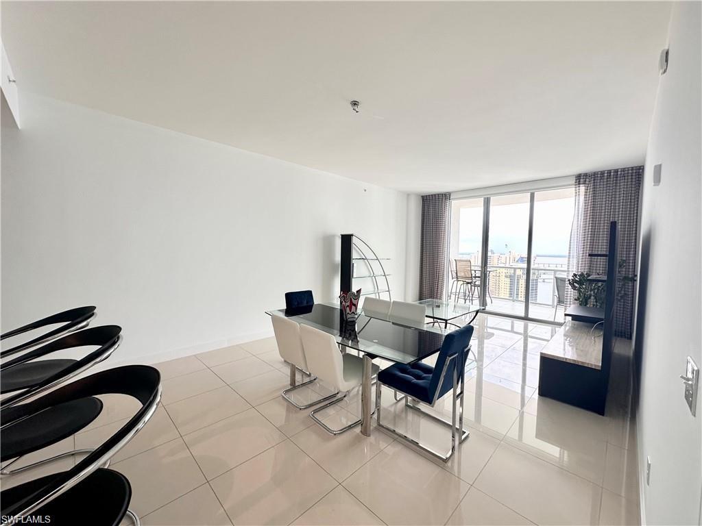 3000 Oasis Grand BLVD Unit: MPH7