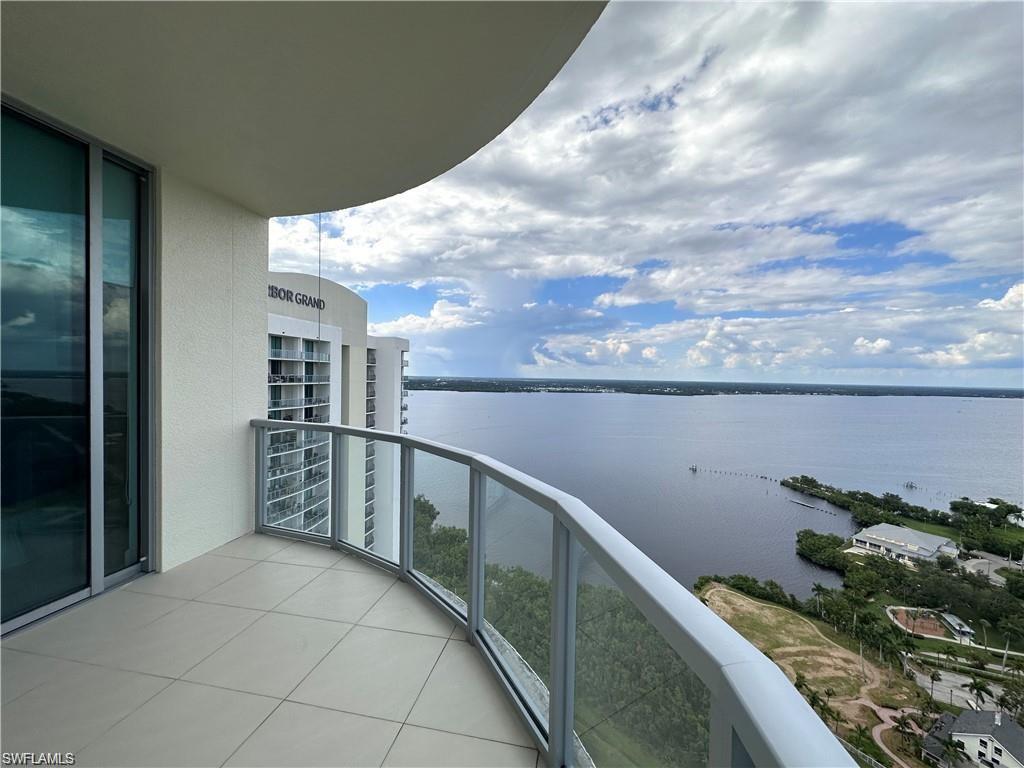 3000 Oasis Grand BLVD Unit: MPH7