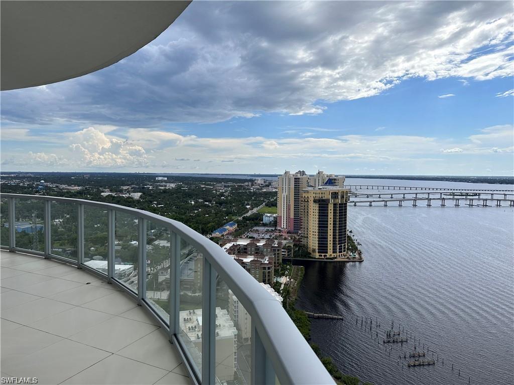 3000 Oasis Grand BLVD Unit: MPH7