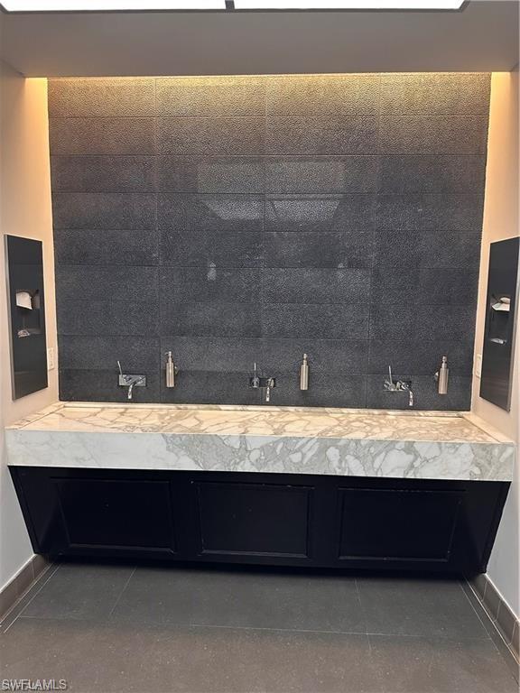 3000 Oasis Grand BLVD Unit: MPH7