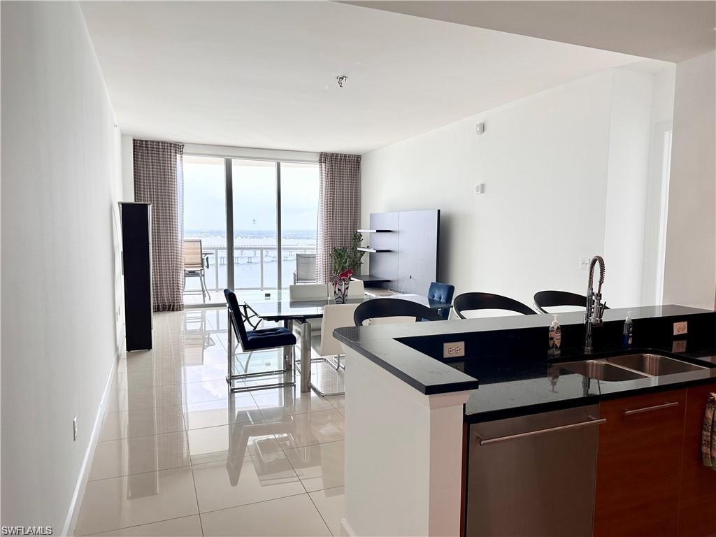 3000 Oasis Grand BLVD Unit: MPH7