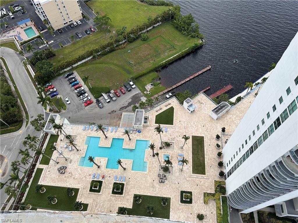 3000 Oasis Grand BLVD Unit: MPH7