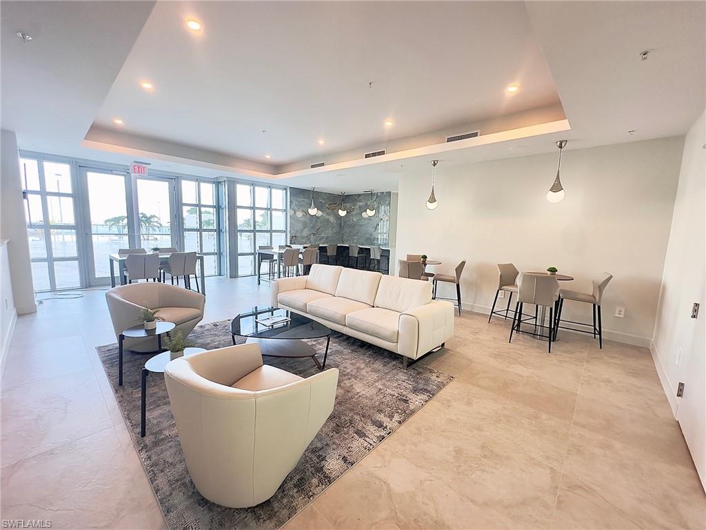 3000 Oasis Grand BLVD Unit: MPH7