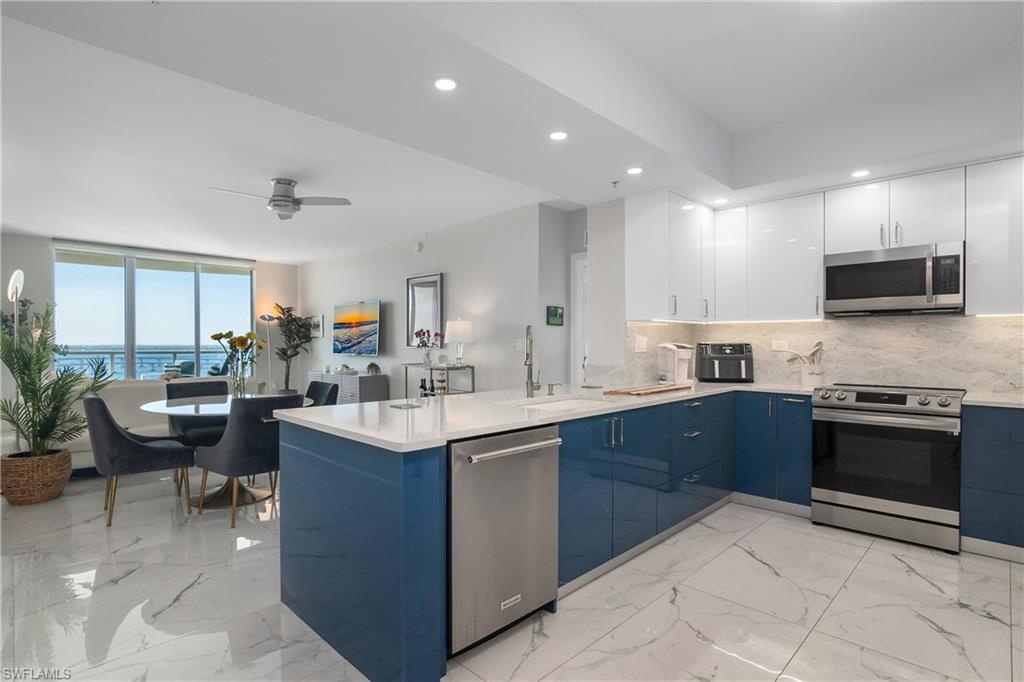3000 Oasis Grand BLVD # 2107