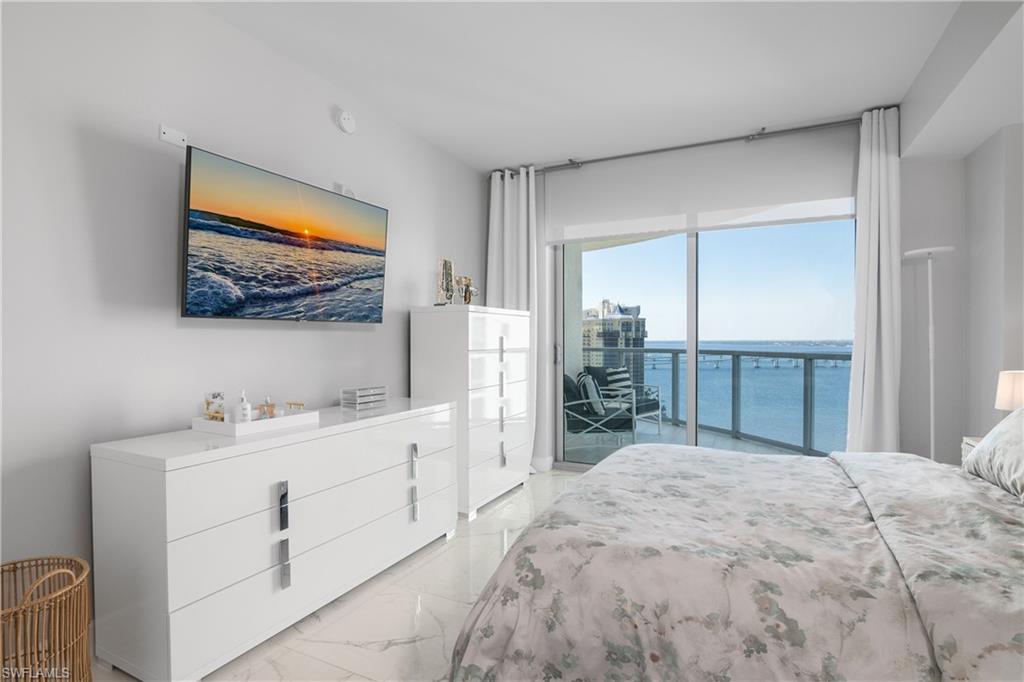 3000 Oasis Grand BLVD # 2107