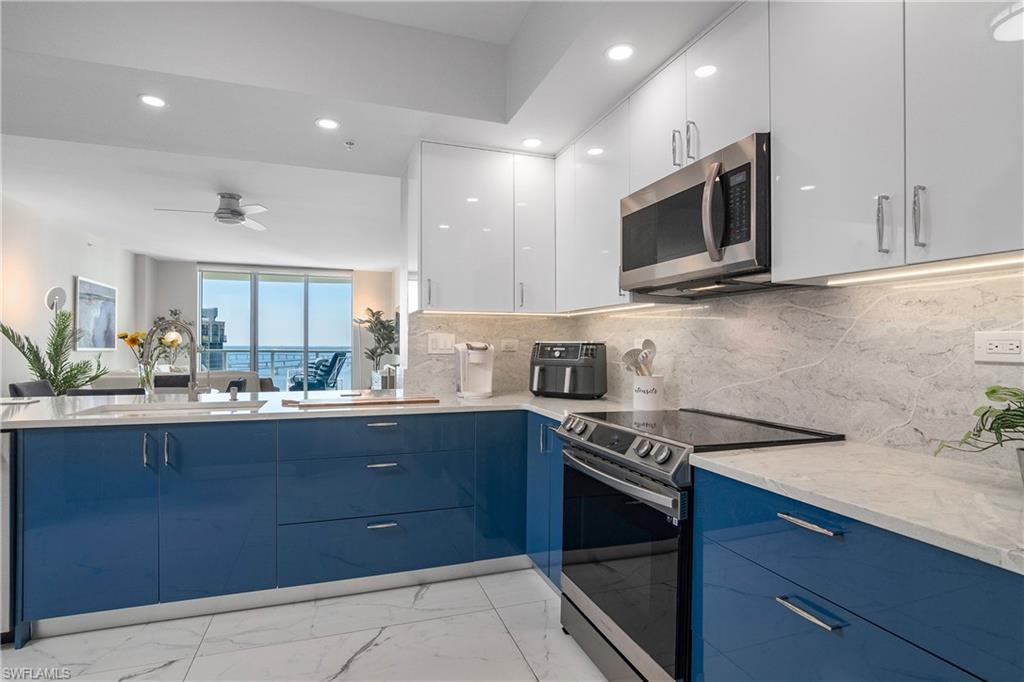 3000 Oasis Grand BLVD # 2107