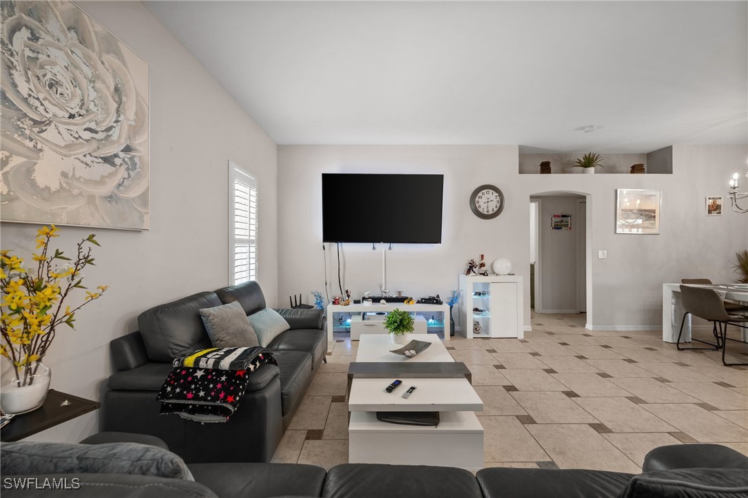 2017 Cape Coral PKWY W