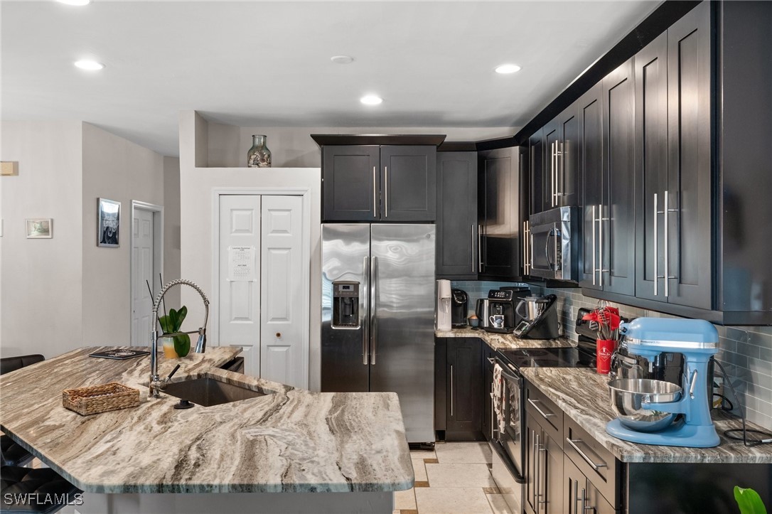2017 Cape Coral PKWY W