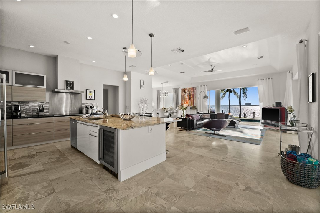 5625 Riverside DR
