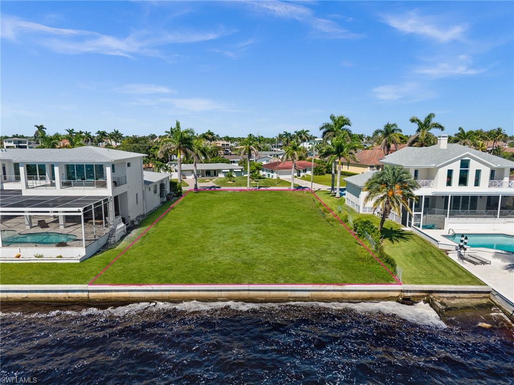 1020 Dolphin DR