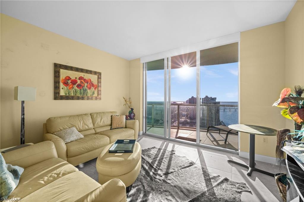 3000 Oasis Grand BLVD # 2702