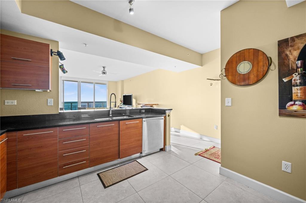 3000 Oasis Grand BLVD # 2702