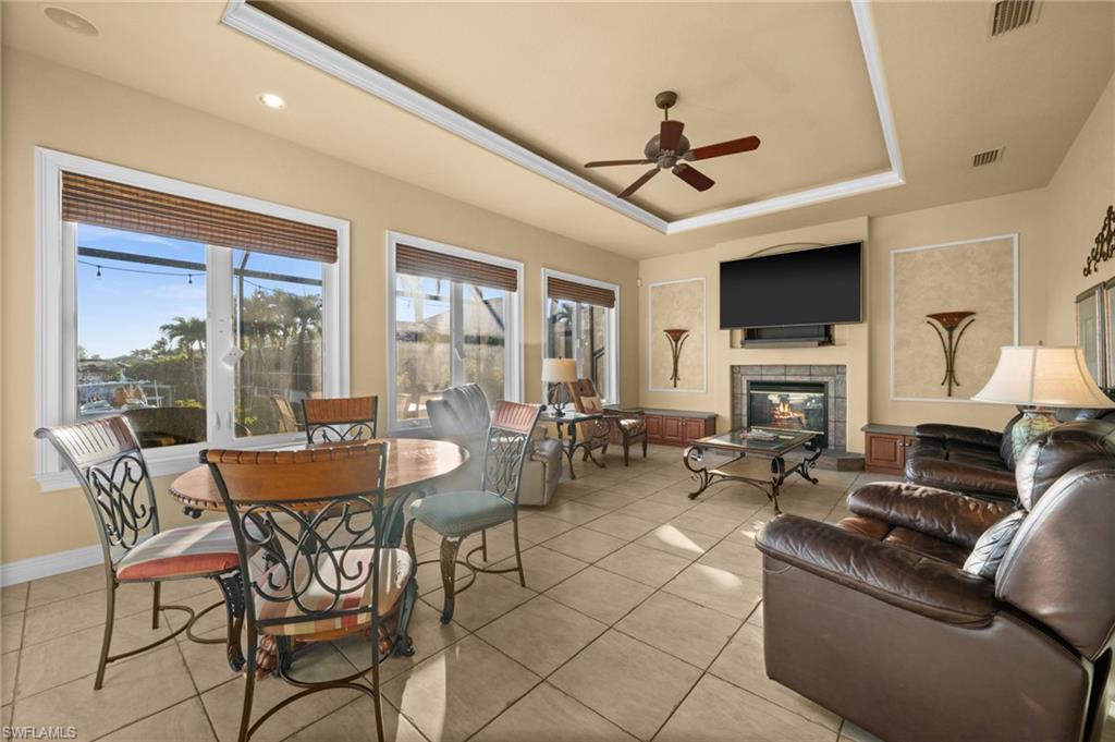 4009 Chiquita BLVD S