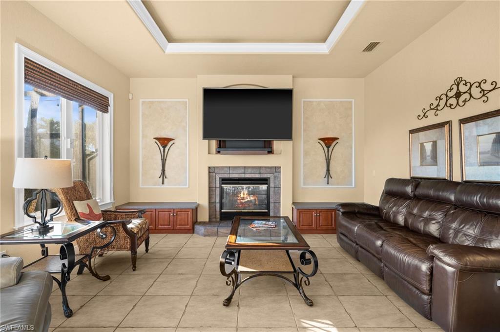 4009 Chiquita BLVD S