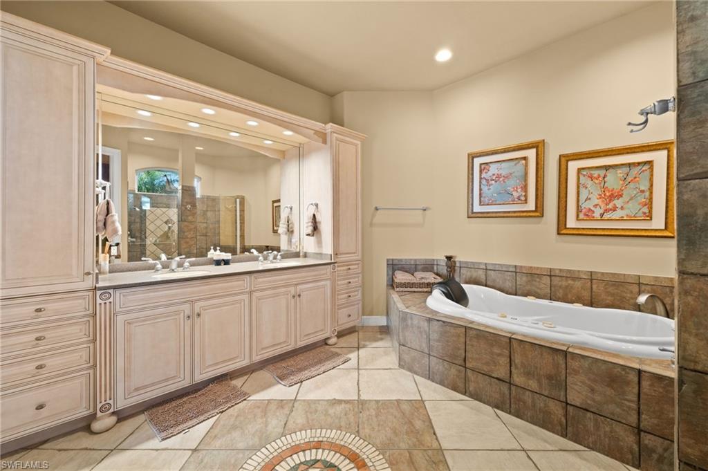 4009 Chiquita BLVD S