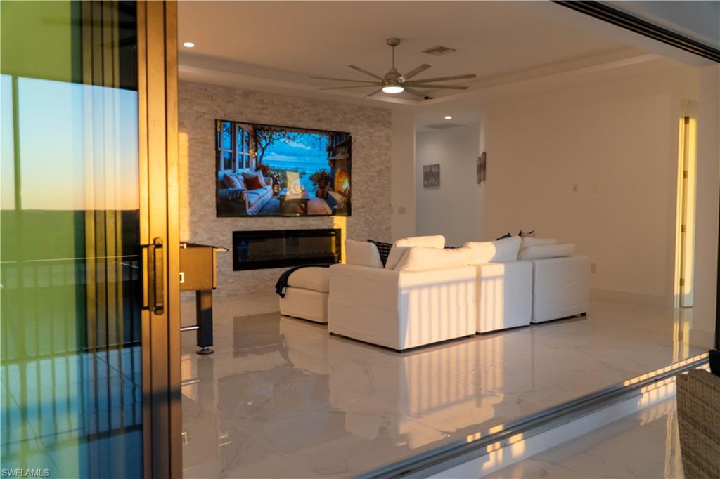 3512 Surfside BLVD