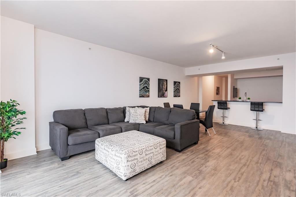 3000 Oasis Grand BLVD 2004