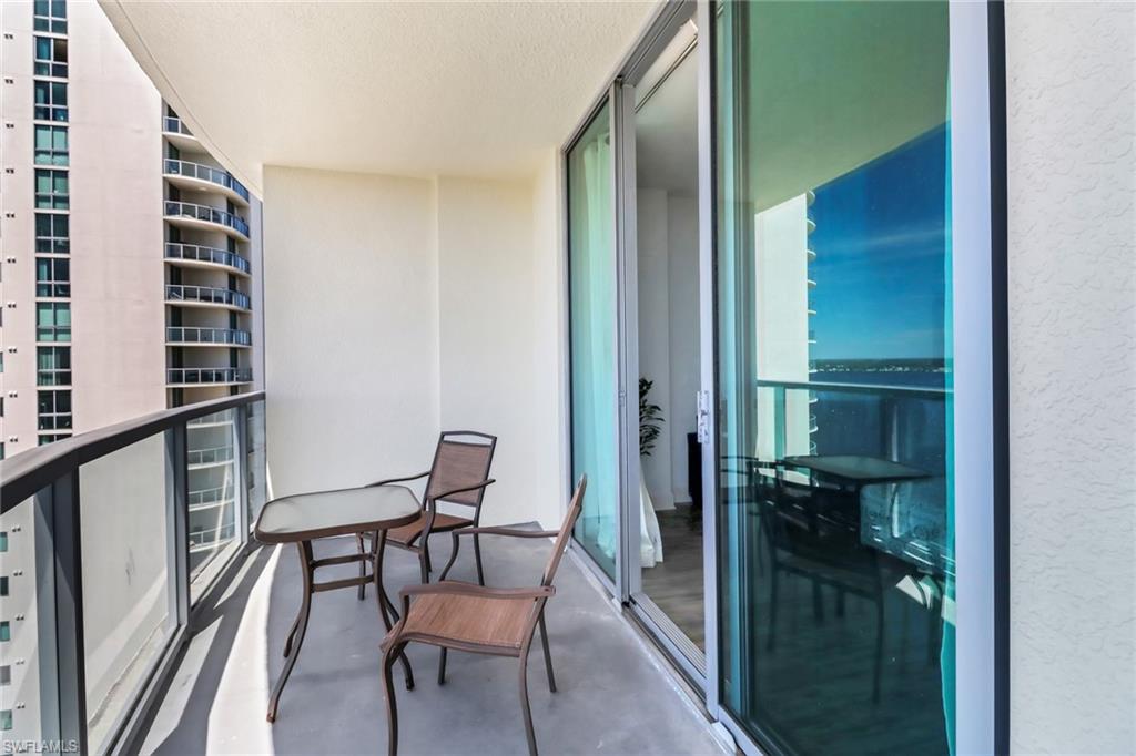 3000 Oasis Grand BLVD 2004