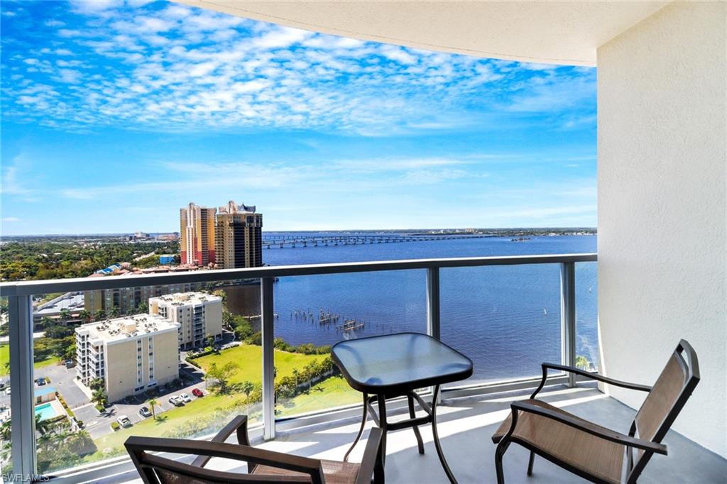 3000 Oasis Grand BLVD 2004