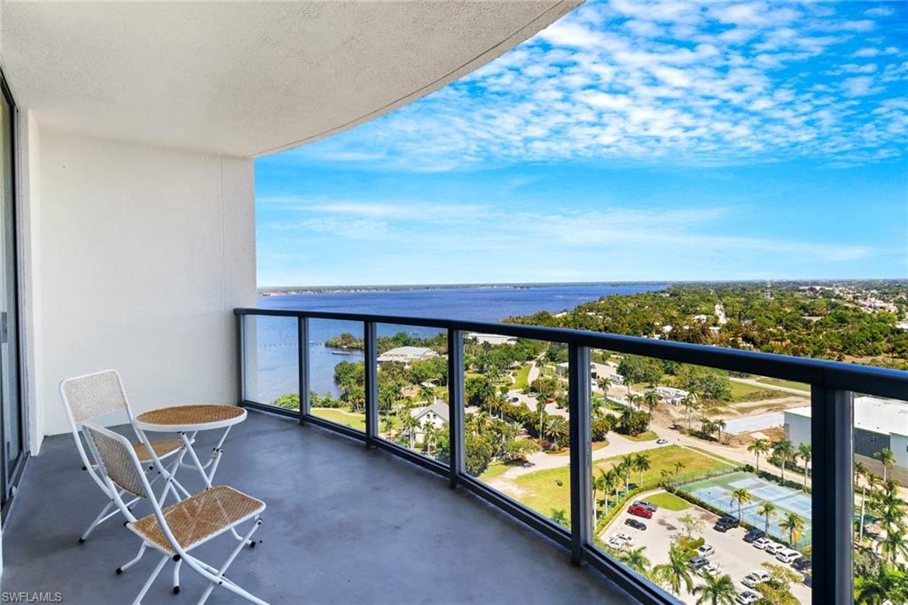 3000 Oasis Grand BLVD 2004