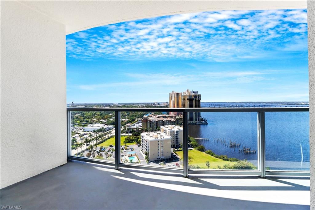 3000 Oasis Grand BLVD 2004