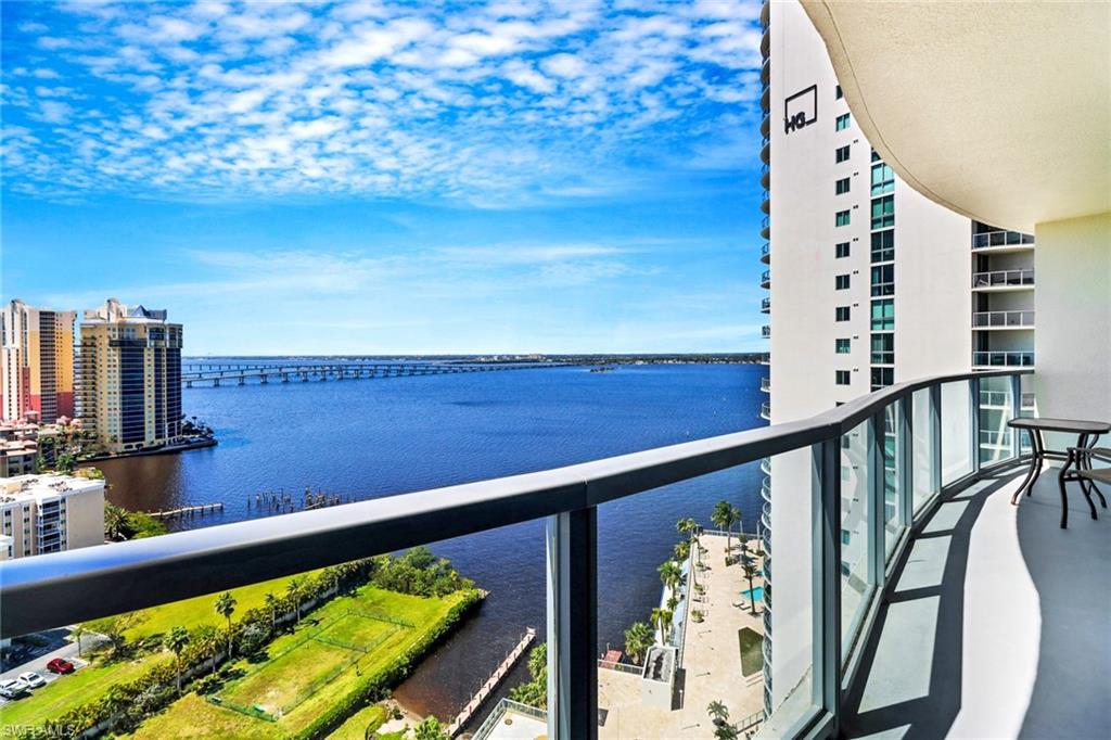 3000 Oasis Grand BLVD 2004