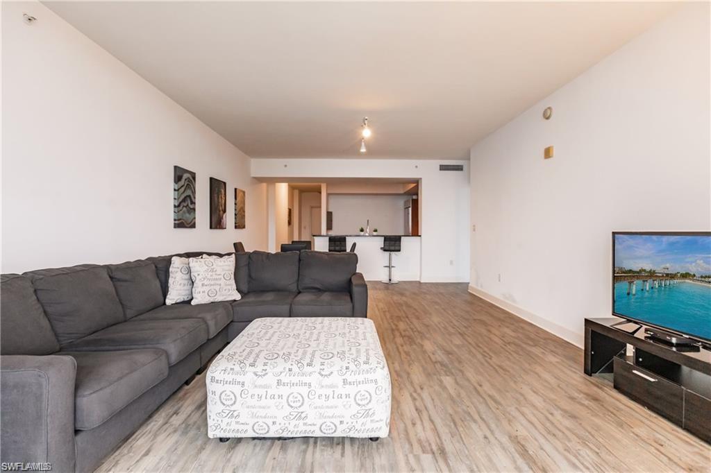 3000 Oasis Grand BLVD 2004